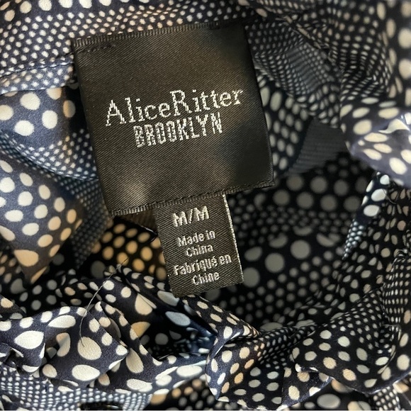 ALICE RITTER
 Lace Pattern Top - Picture 5 of 7